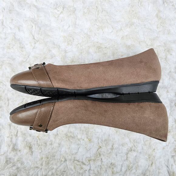 Tan Cap Toe Flats A2 Aerosoles Ultrabrite Size 9.5 Horsebit Buckle Loafers EUC - Picture 13 of 13